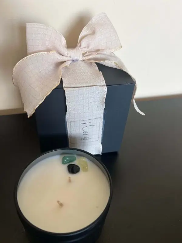 Lumânare Abundance Letter cu cristale pentru prosperitate și intenții de abundență